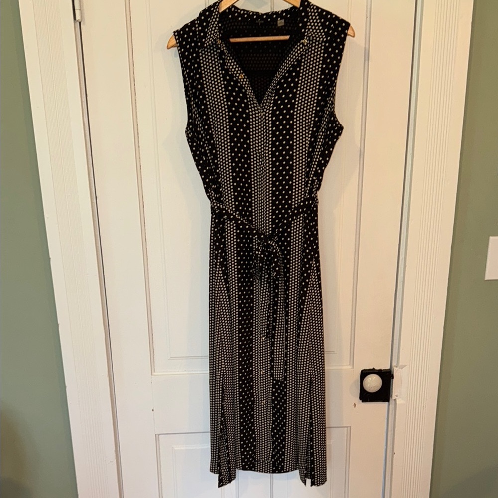Tahari Black and White Sleeveless V-Neck Midi Dress